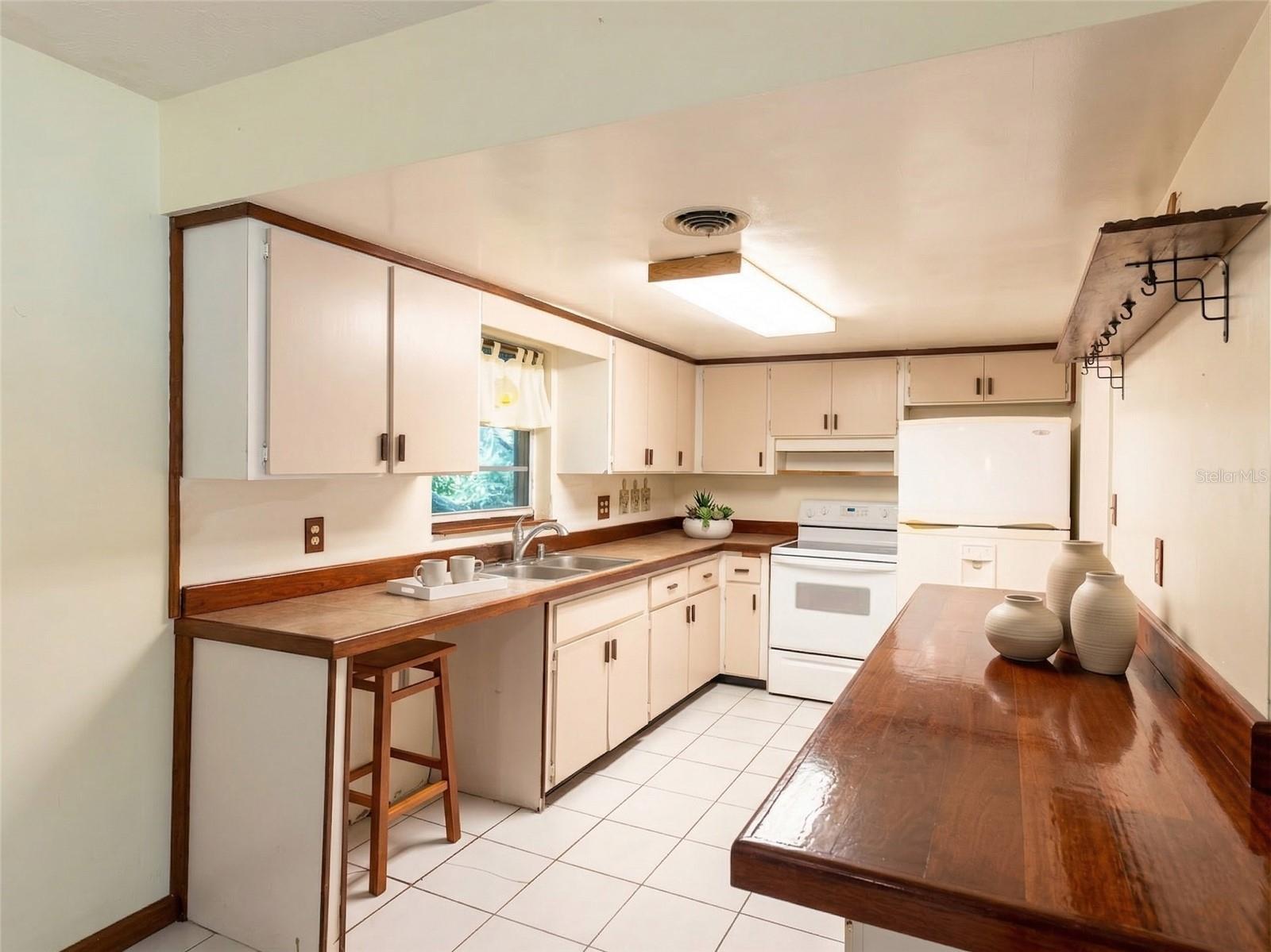 Image 8 of 25 For 1799 Lake Circle