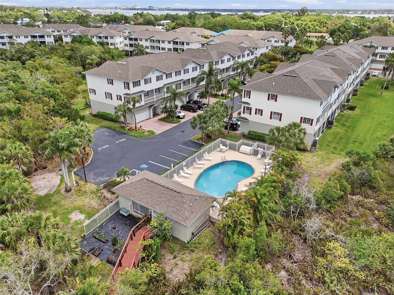 Image 53 of 60 For 1009 34th Drive W