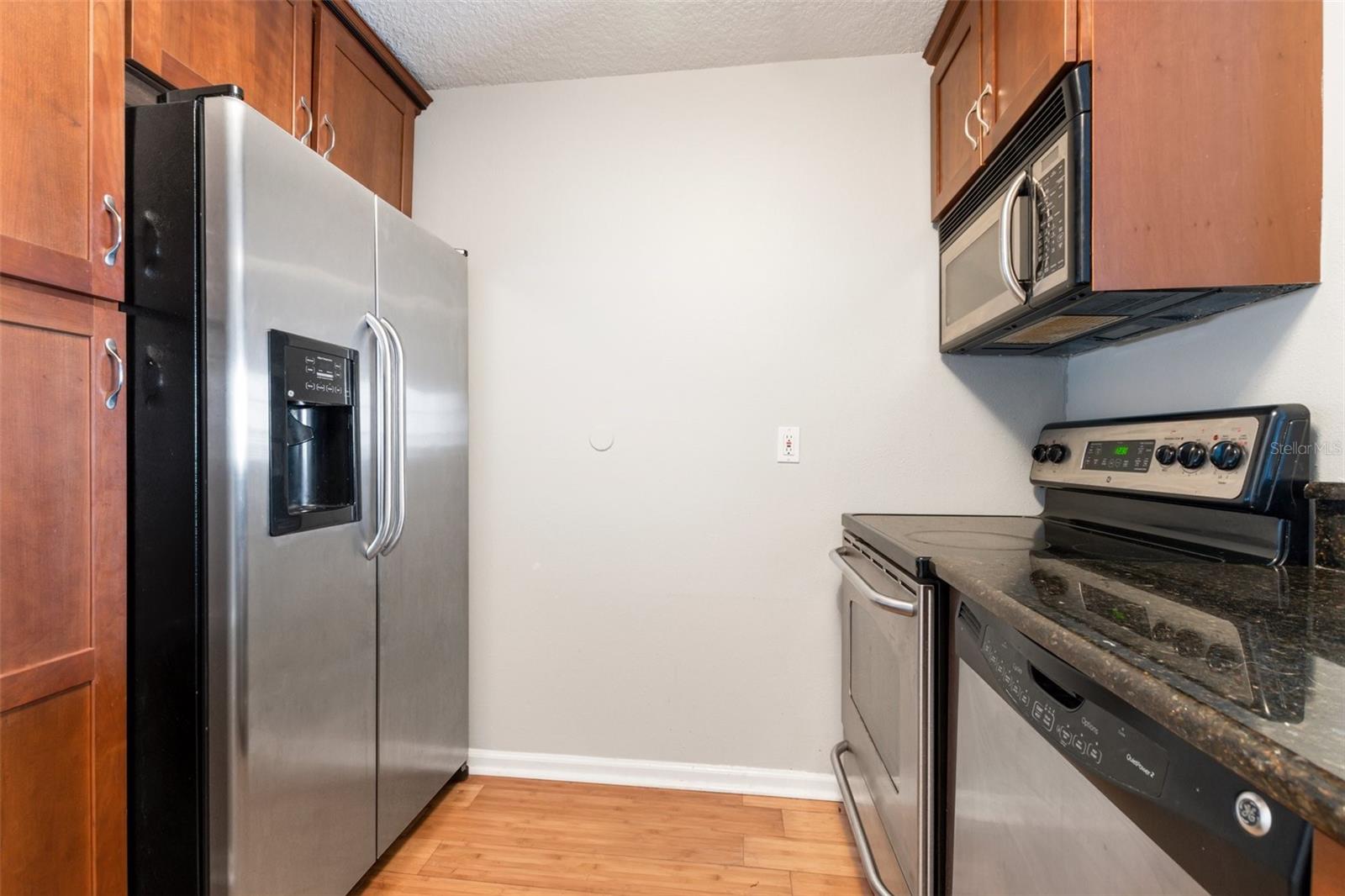 Image 28 of 44 For 800 Dakota Avenue 435