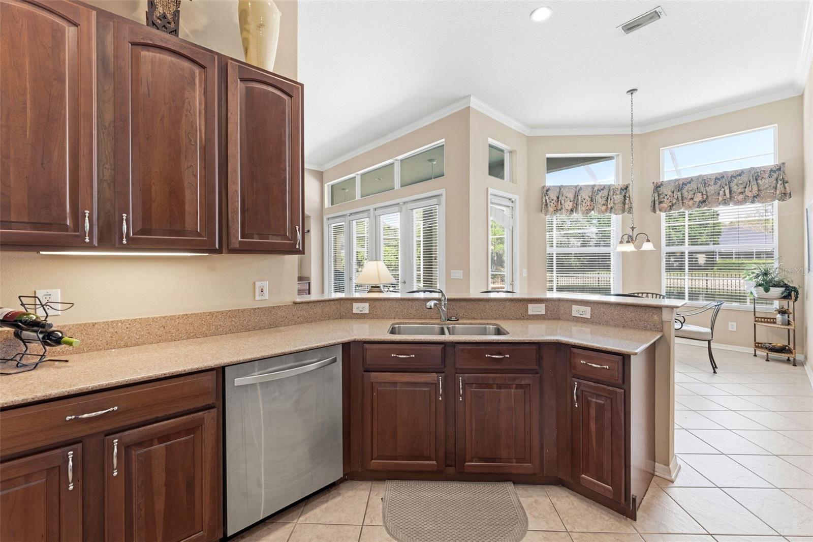 Image 18 of 41 For 5925 Jefferson Park Drive