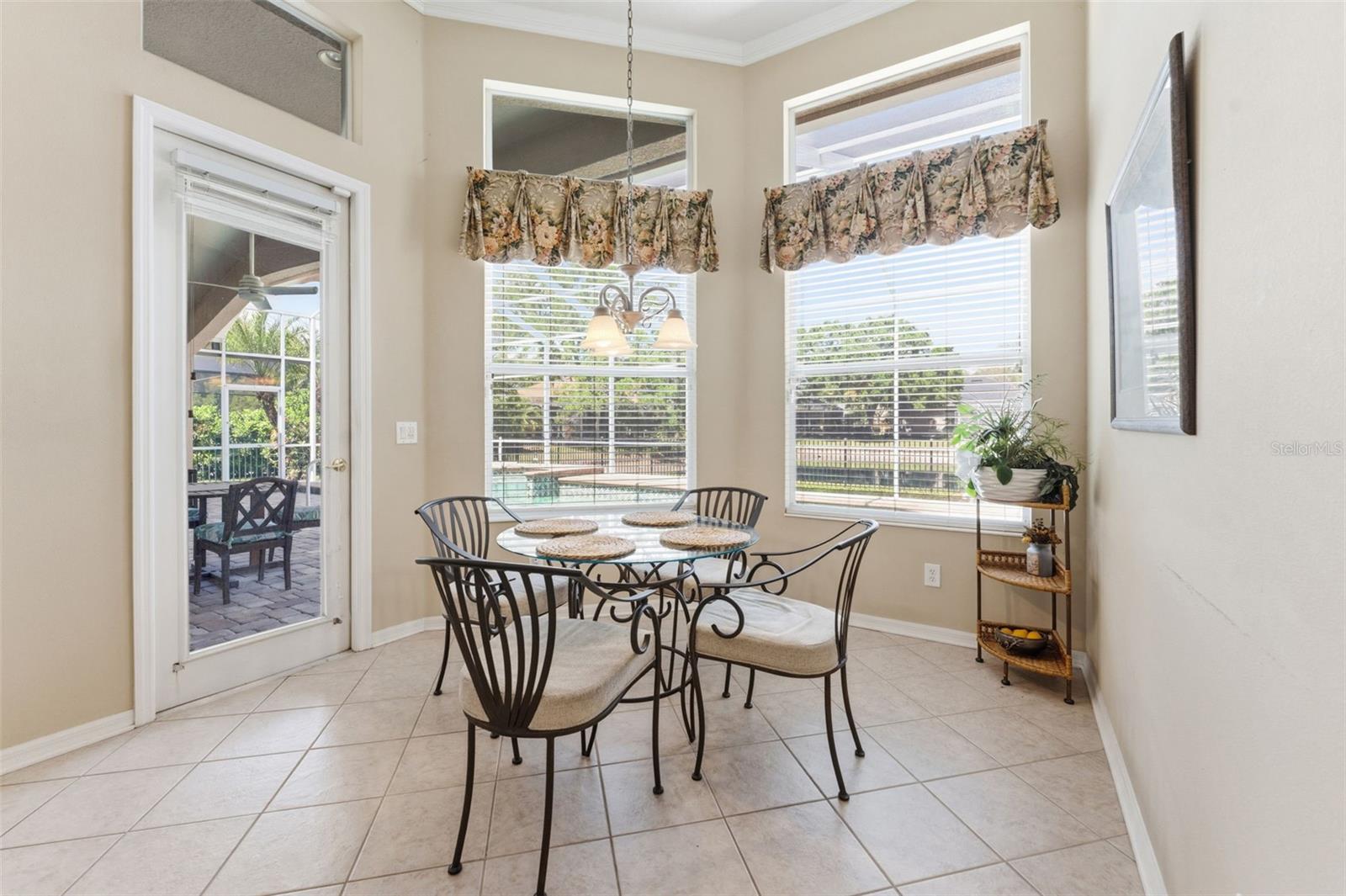 Image 19 of 41 For 5925 Jefferson Park Drive