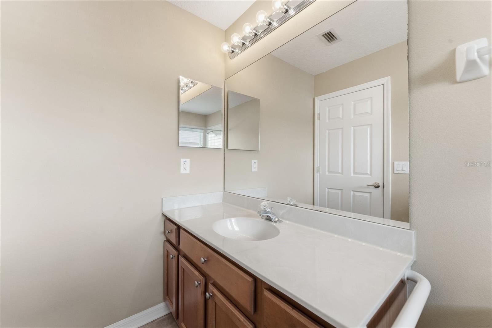 Image 31 of 41 For 5925 Jefferson Park Drive