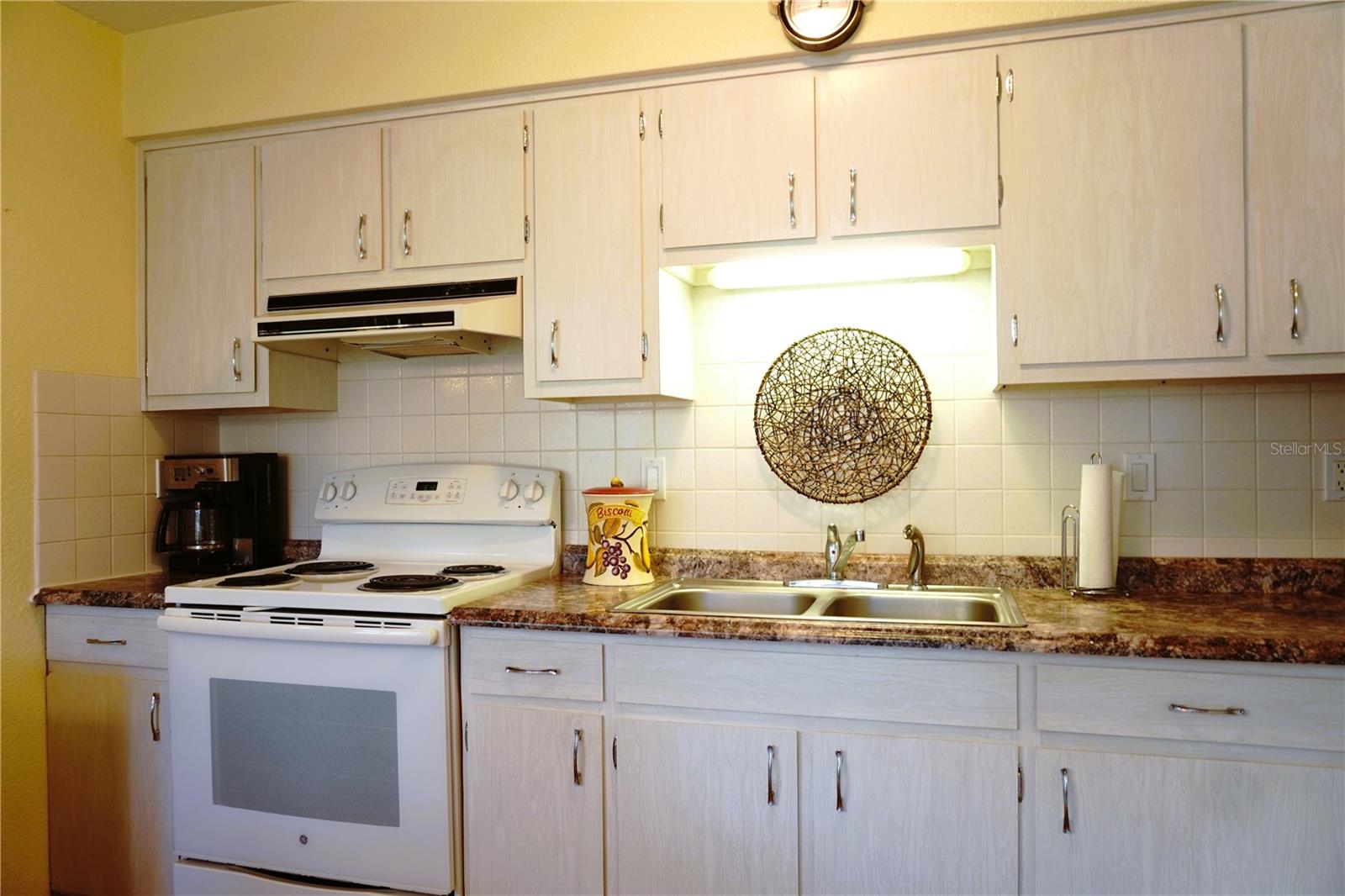 Image 11 of 30 For 4312 Tahitian Gardens Circle A