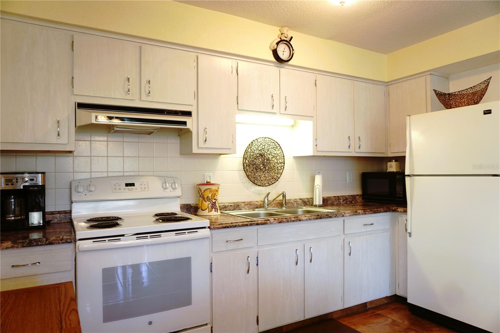 Image 9 of 30 For 4312 Tahitian Gardens Circle A