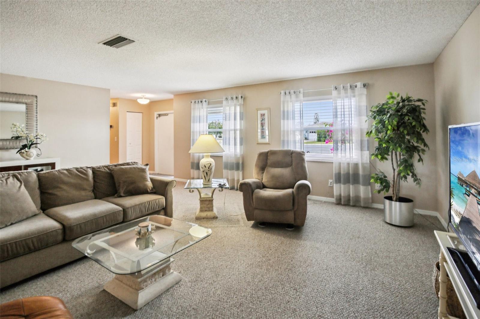 Image 2 of 52 For 504 Lime Tree Court