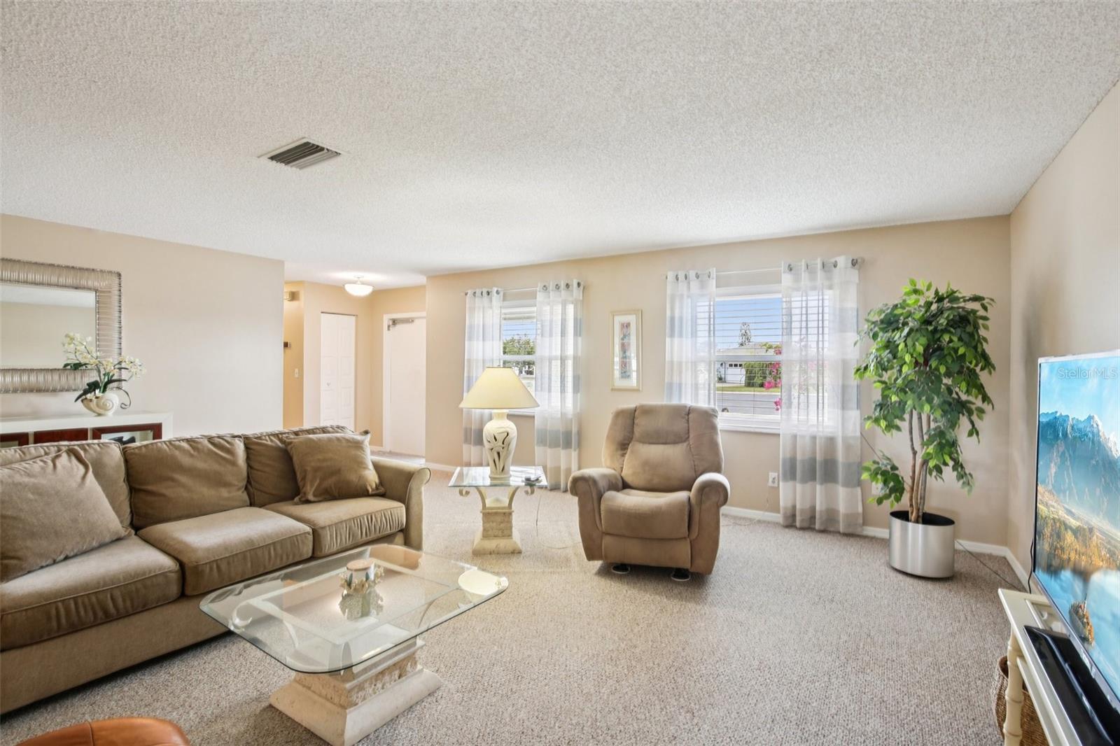 Image 3 of 52 For 504 Lime Tree Court