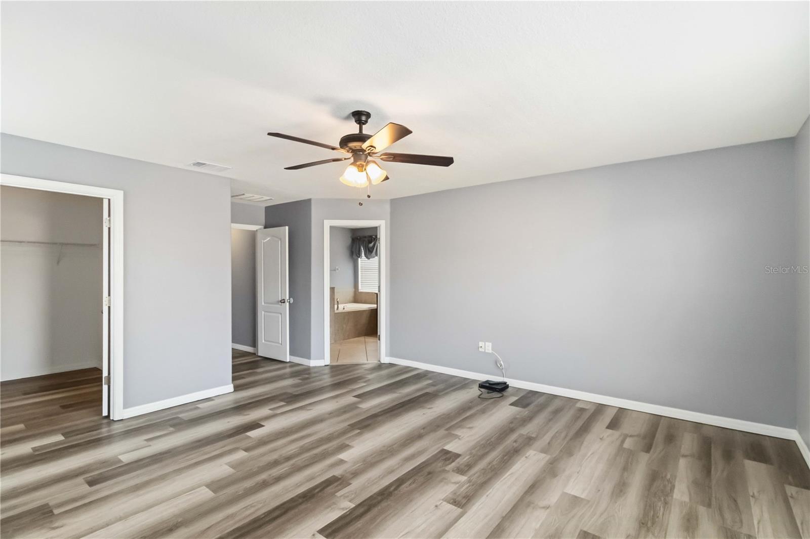 Image 15 of 33 For 15425 Lost Creek Lane