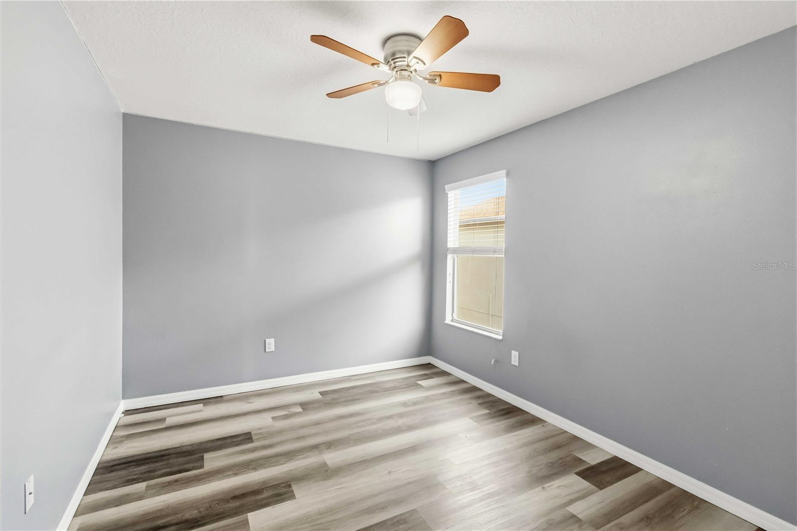 Image 21 of 33 For 15425 Lost Creek Lane