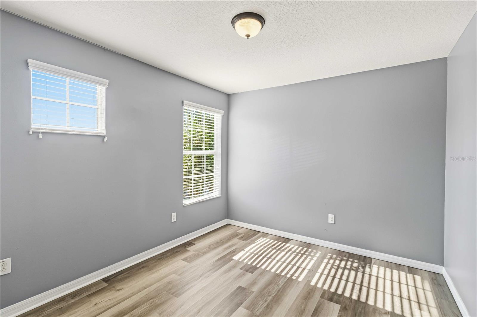 Image 24 of 33 For 15425 Lost Creek Lane