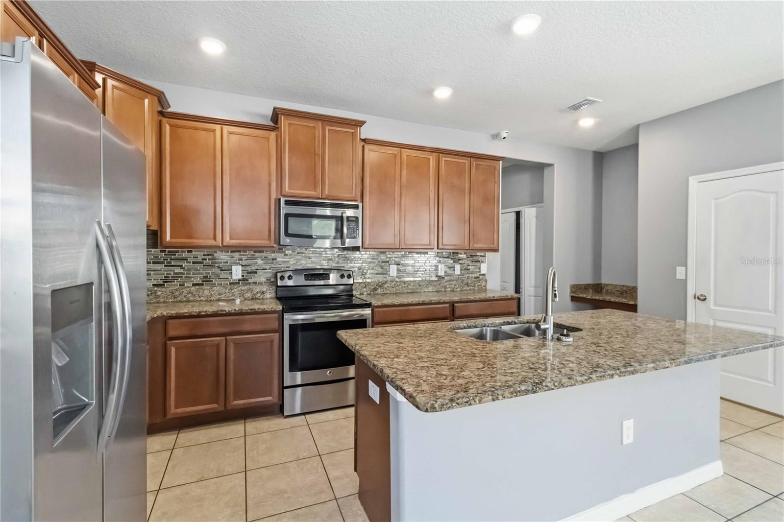 Image 9 of 33 For 15425 Lost Creek Lane