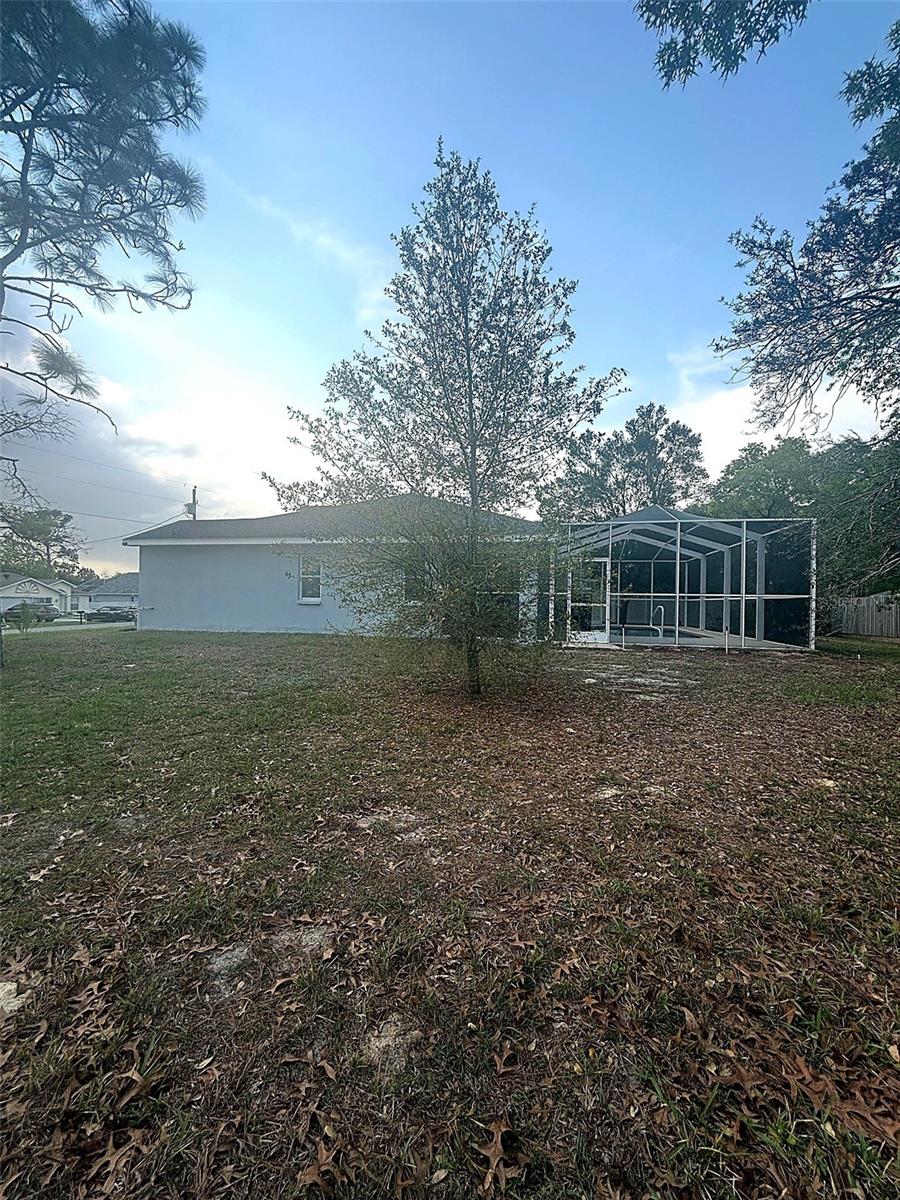 Image 11 of 18 For 2222 Champlain Avenue