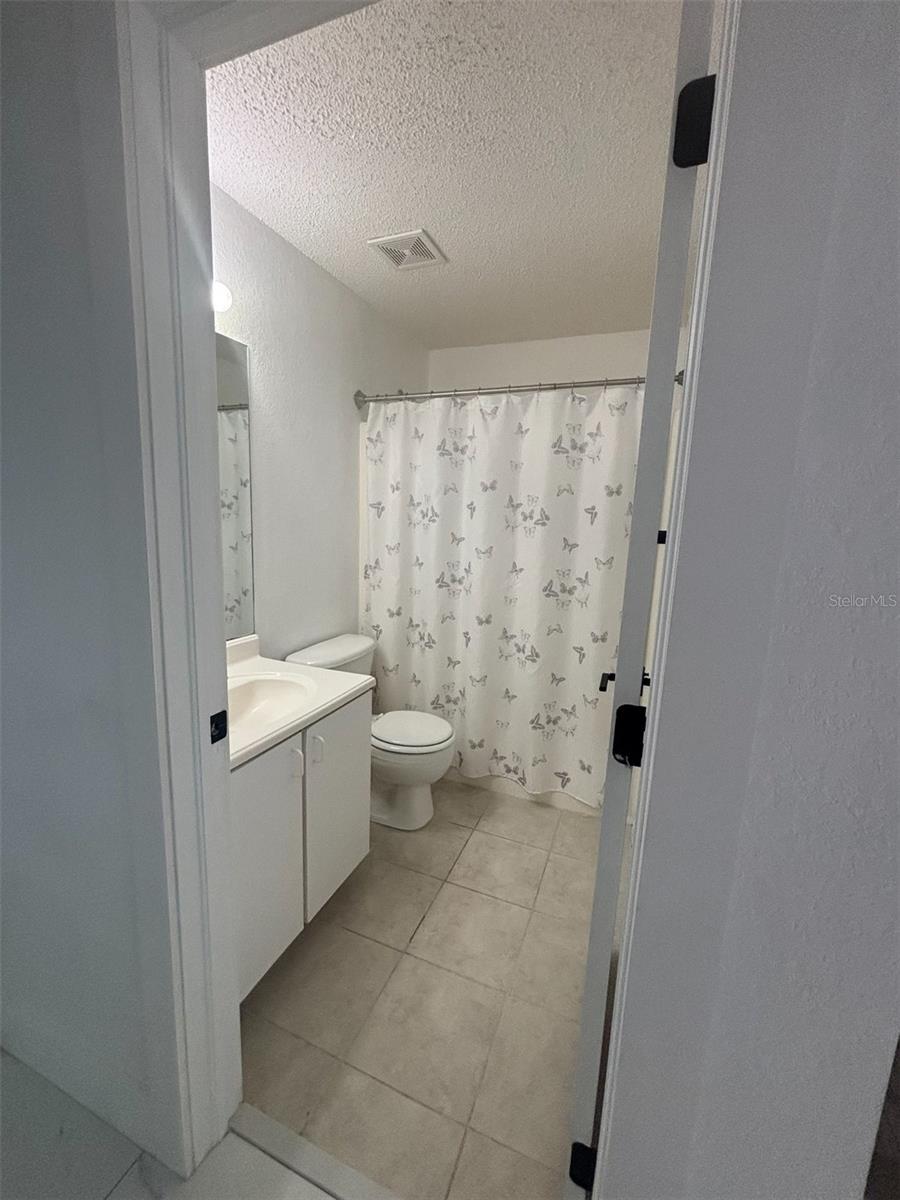 Image 4 of 18 For 2222 Champlain Avenue