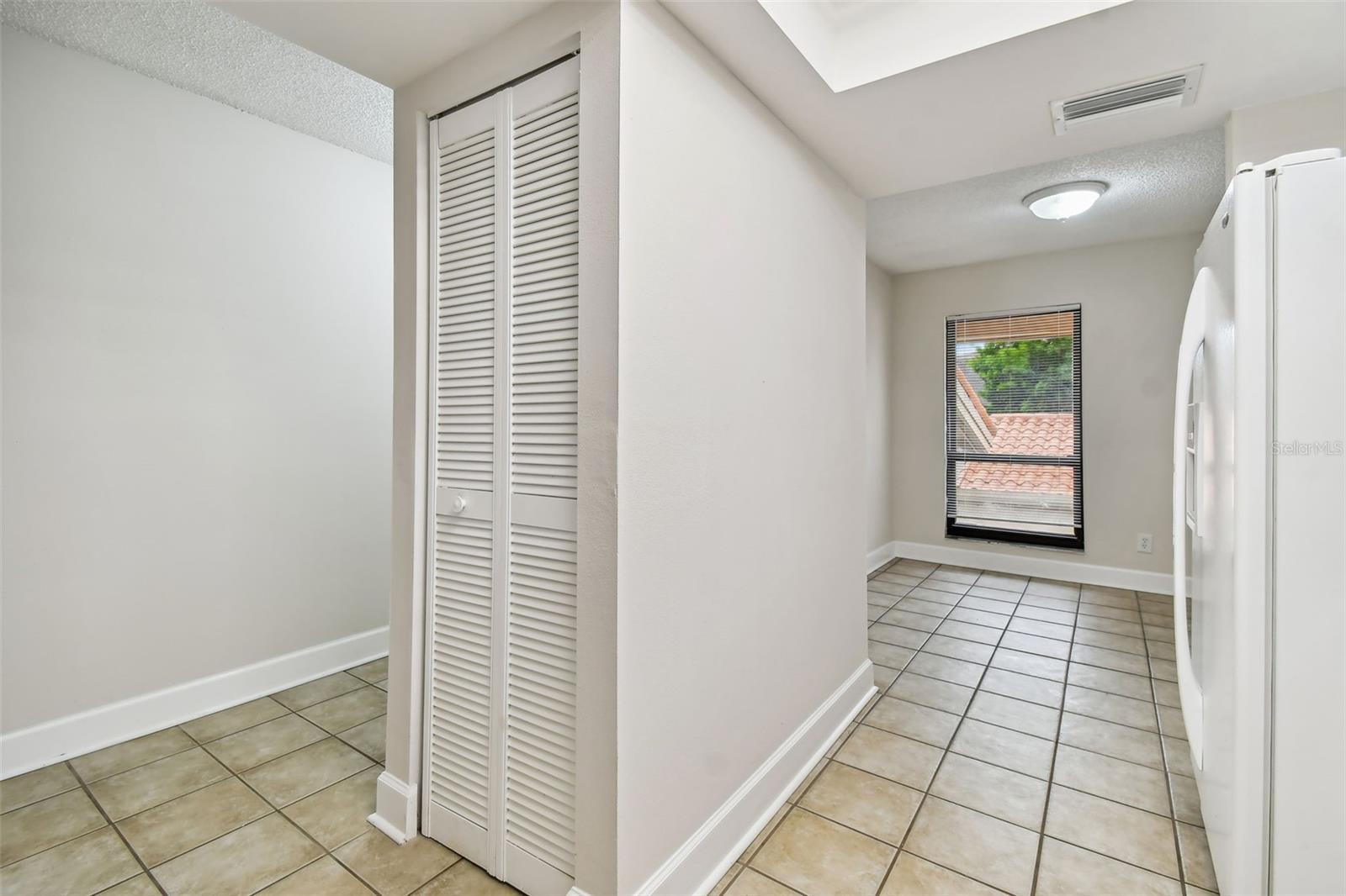 Image 10 of 70 For 4800 Brittany Drive S 102