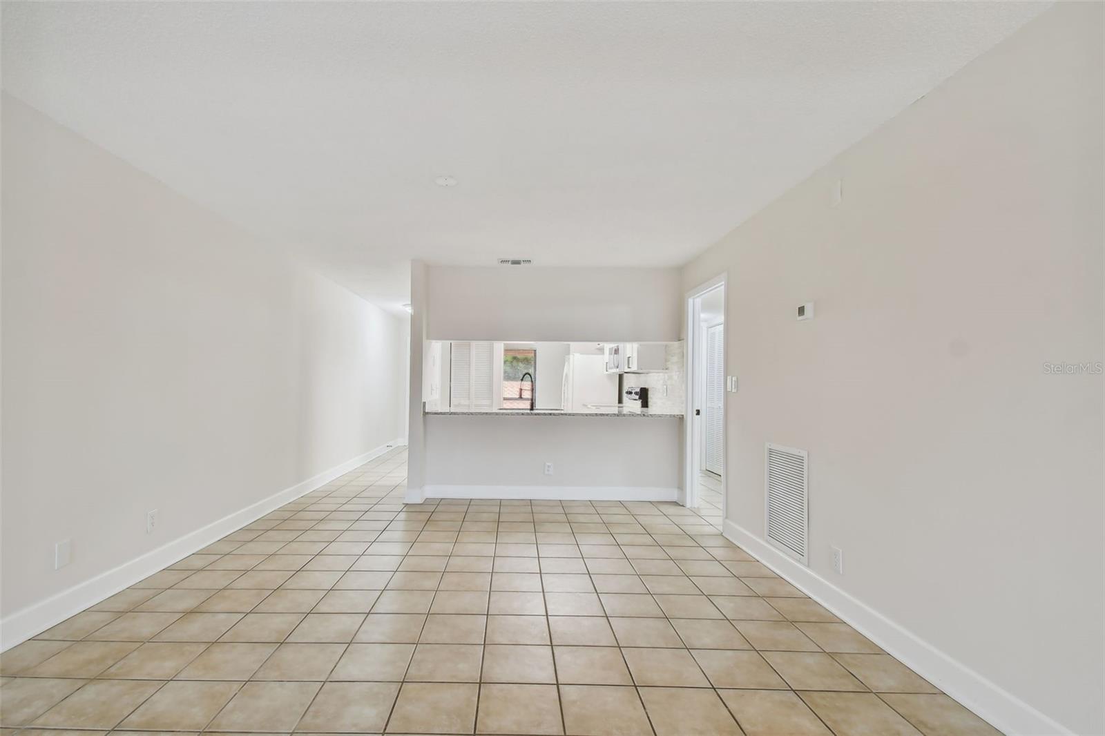 Image 19 of 70 For 4800 Brittany Drive S 102