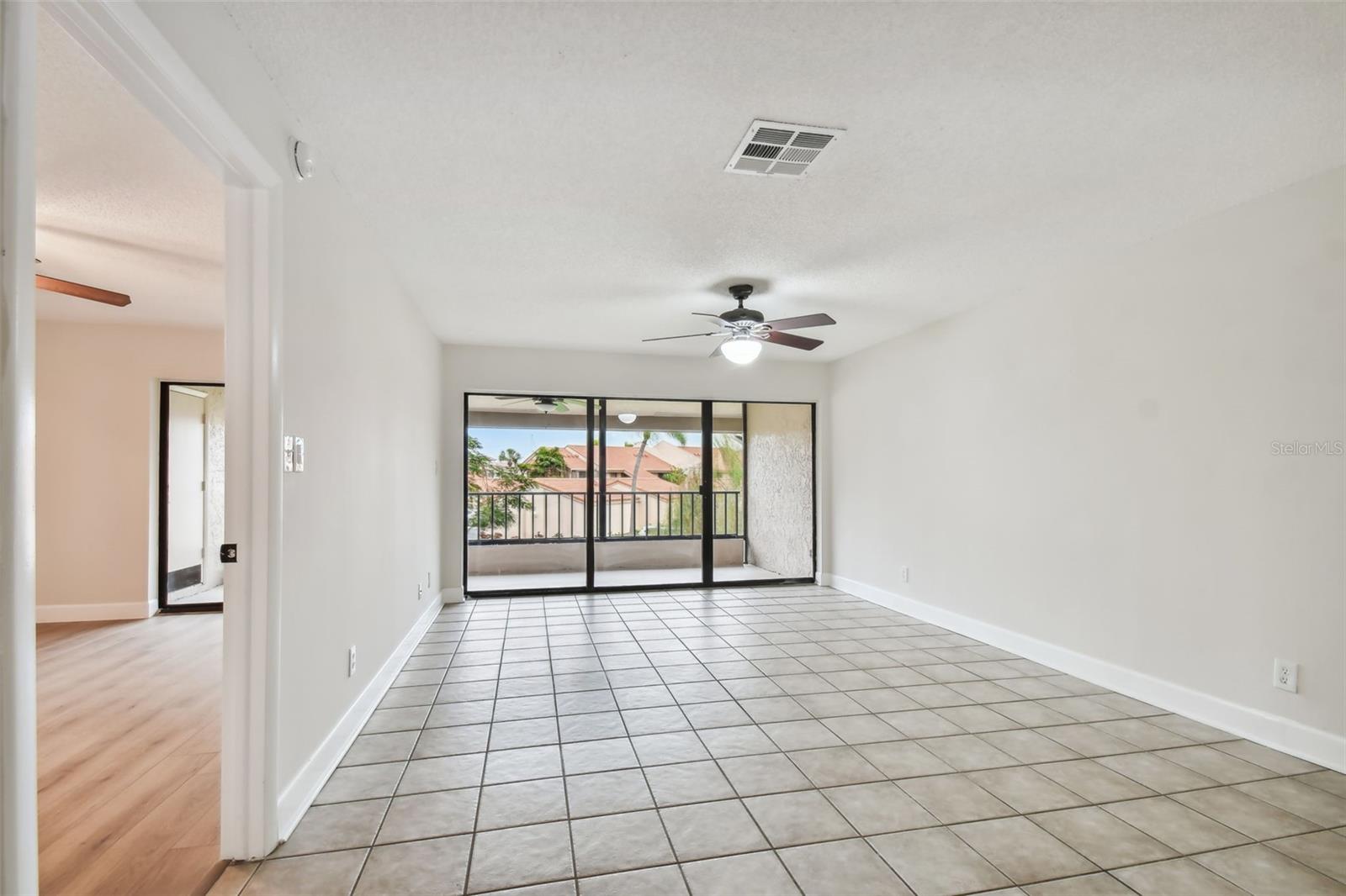 Image 23 of 70 For 4800 Brittany Drive S 102