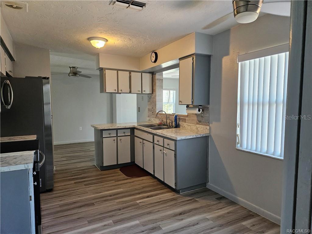 Image 28 of 34 For 404 Adams Street