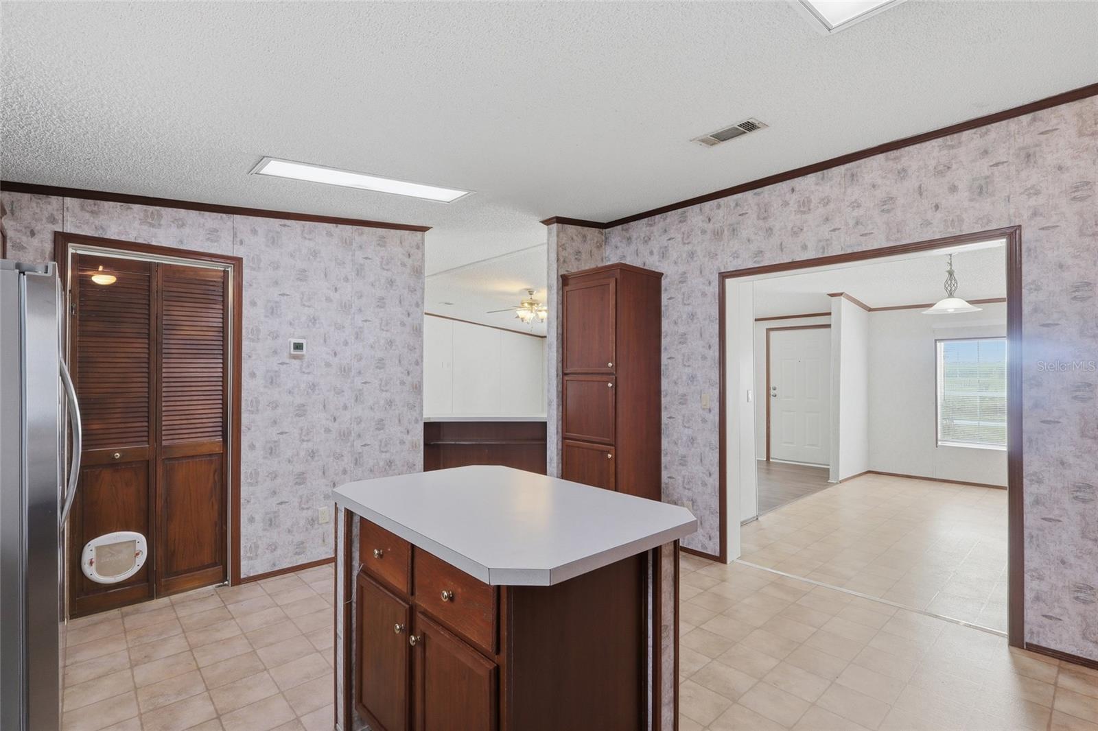 Image 11 of 34 For 7140 Elwood Road