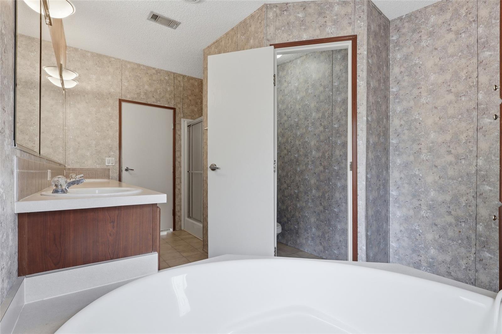 Image 15 of 34 For 7140 Elwood Road