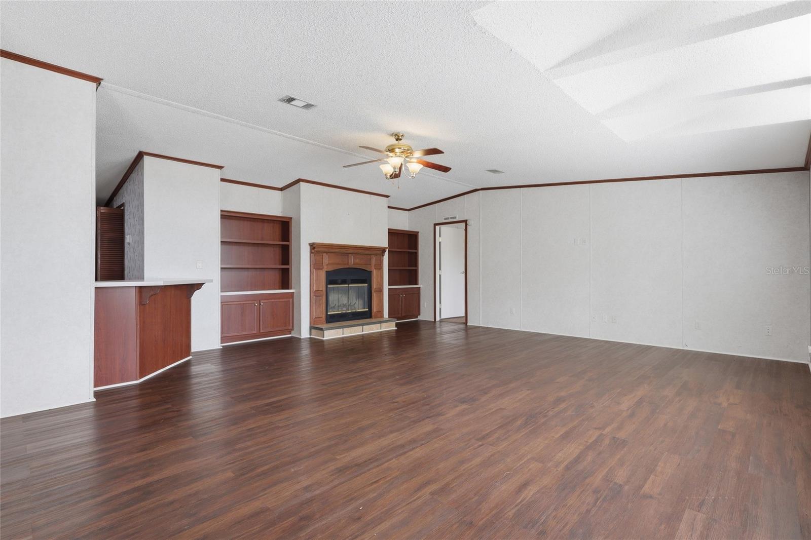 Image 4 of 34 For 7140 Elwood Road