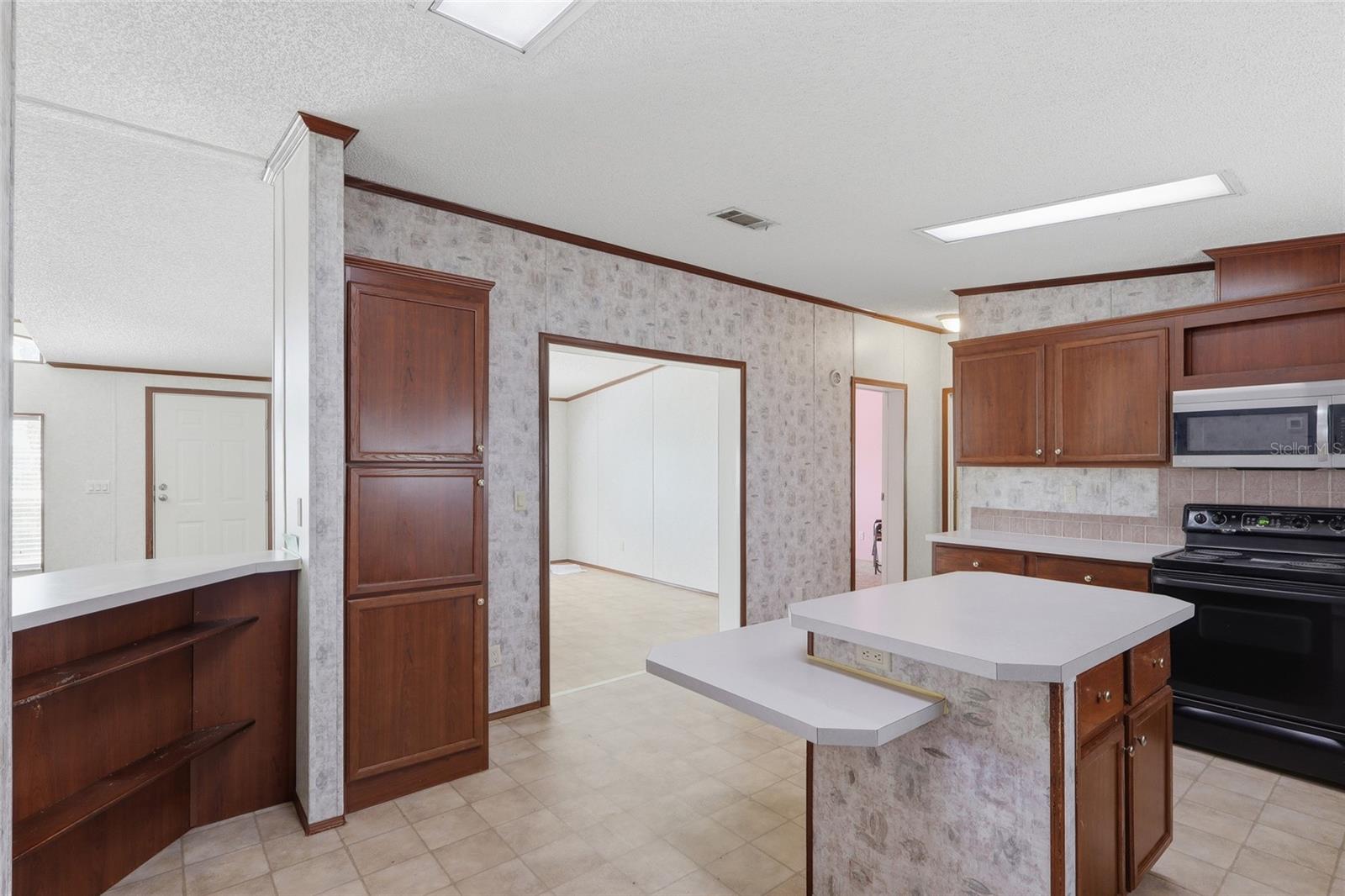 Image 9 of 34 For 7140 Elwood Road