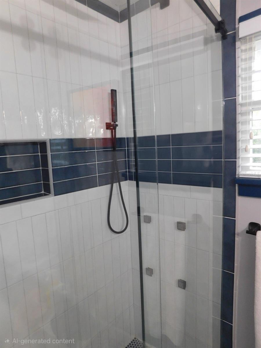 Image 17 of 59 For 1035 Robson Street