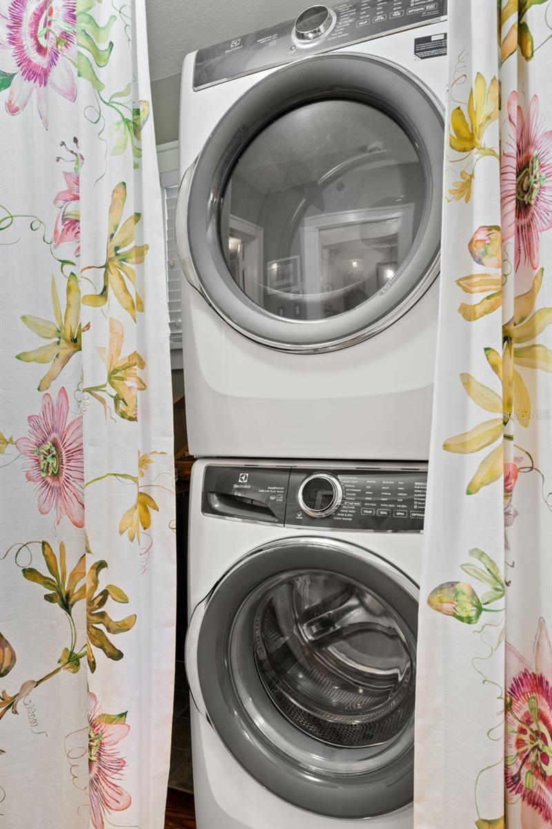 Image 21 of 59 For 1035 Robson Street