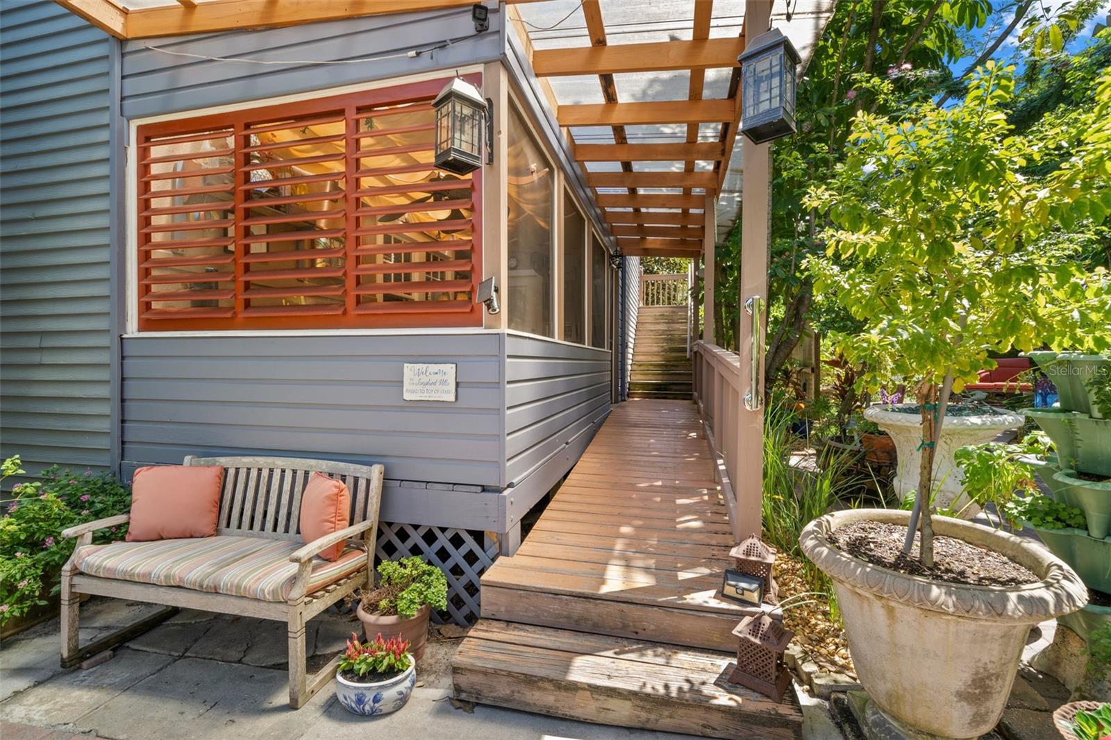 Image 23 of 59 For 1035 Robson Street