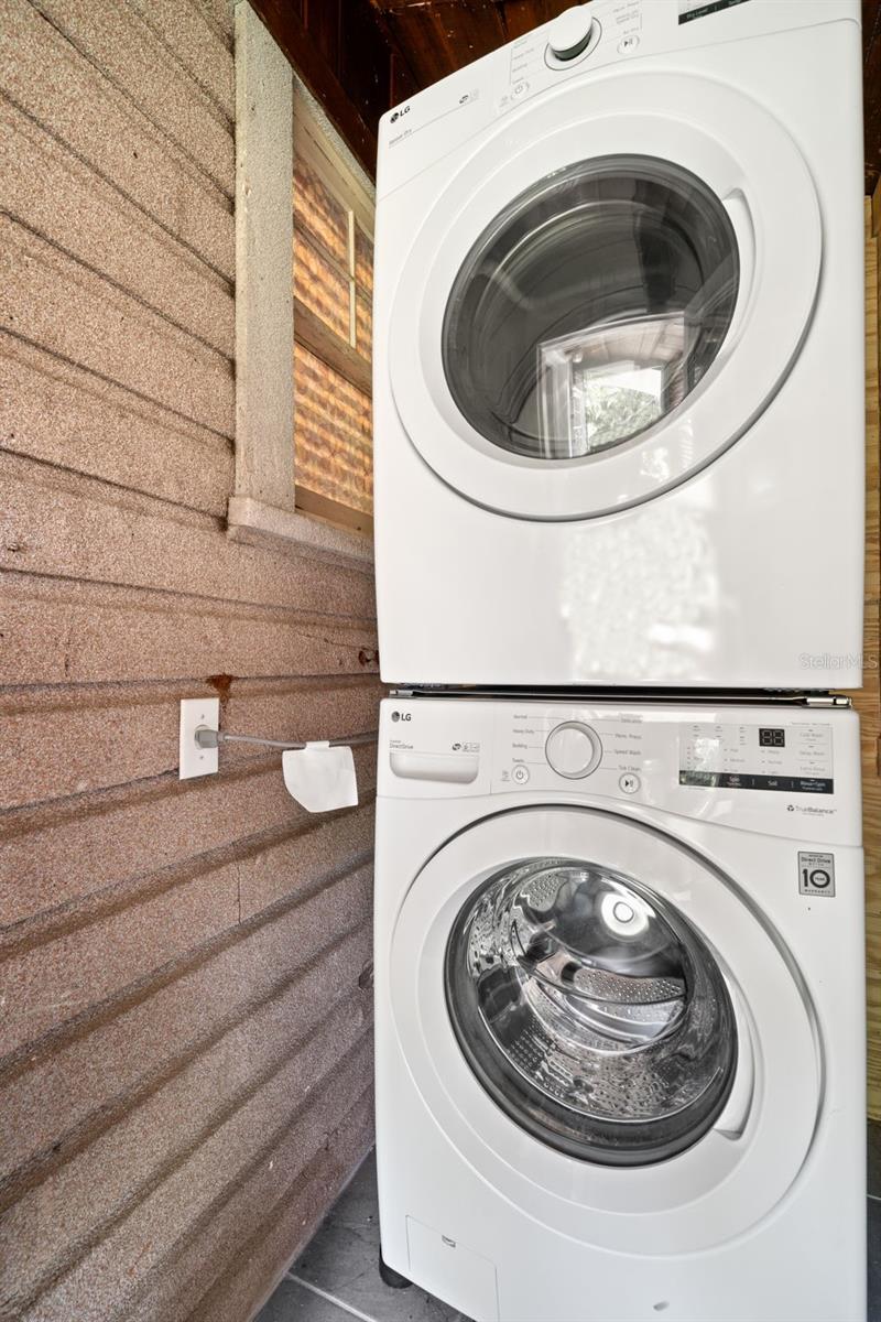 Image 35 of 59 For 1035 Robson Street