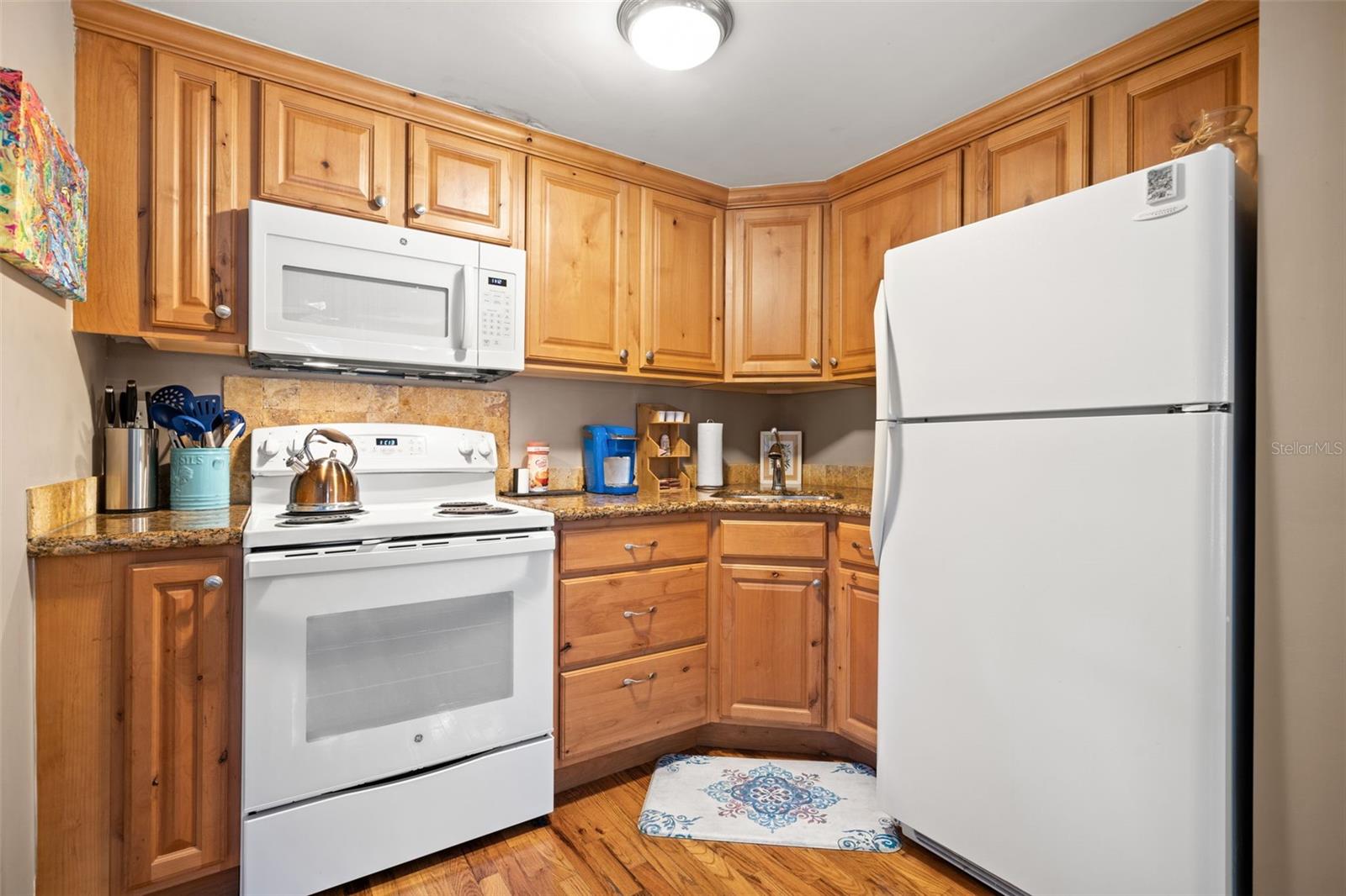 Image 37 of 59 For 1035 Robson Street