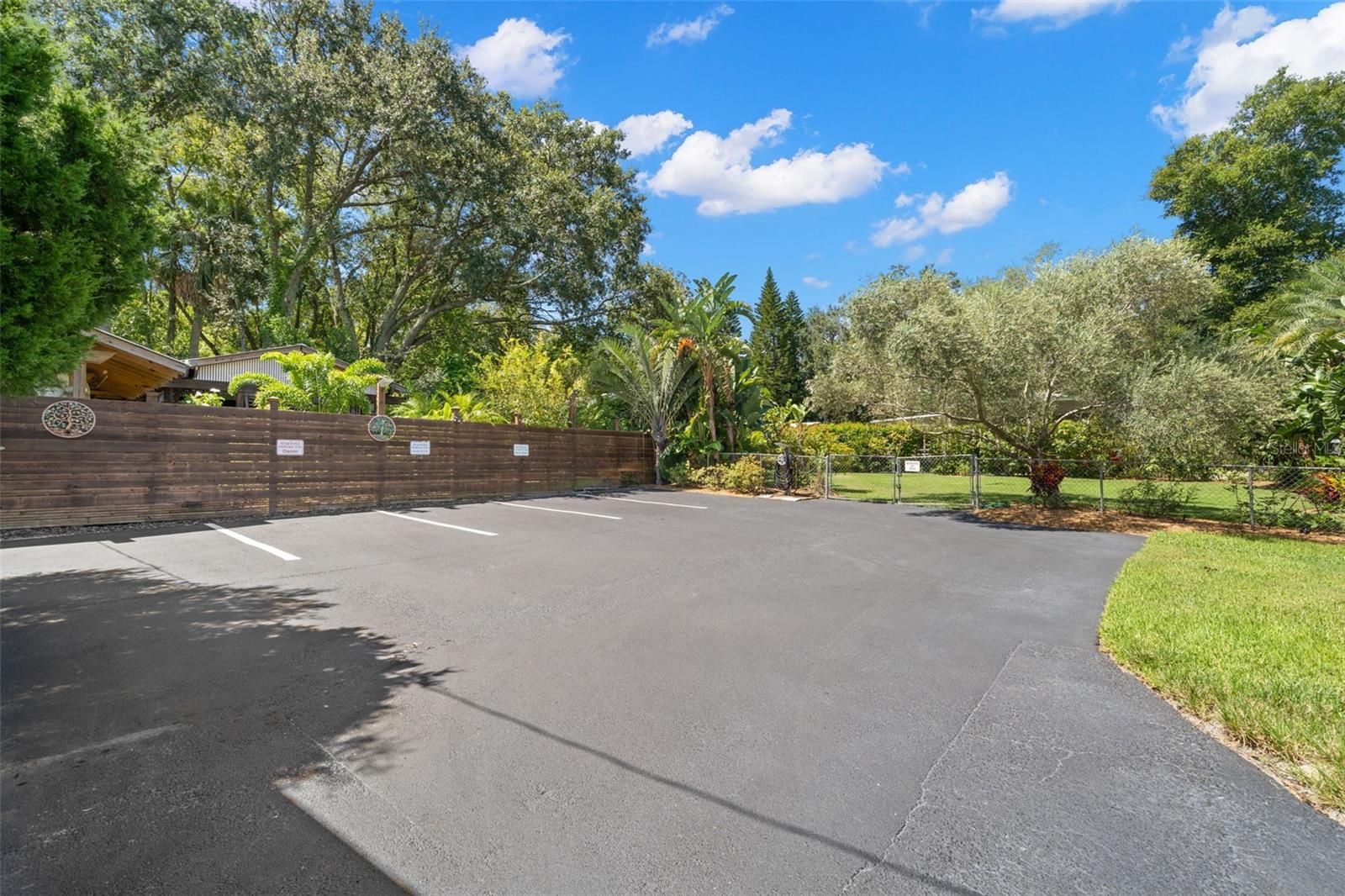 Image 45 of 59 For 1035 Robson Street