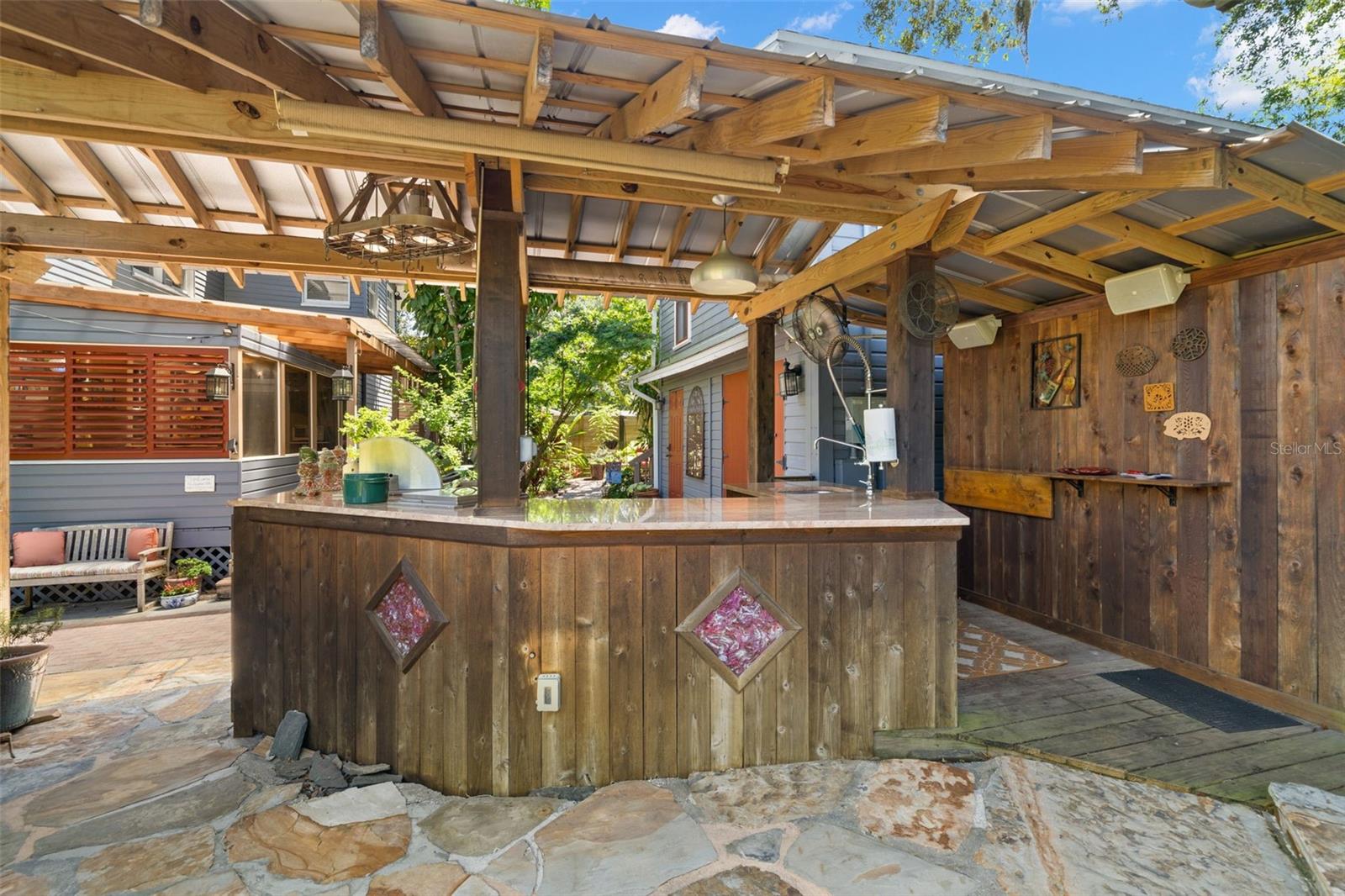 Image 51 of 59 For 1035 Robson Street