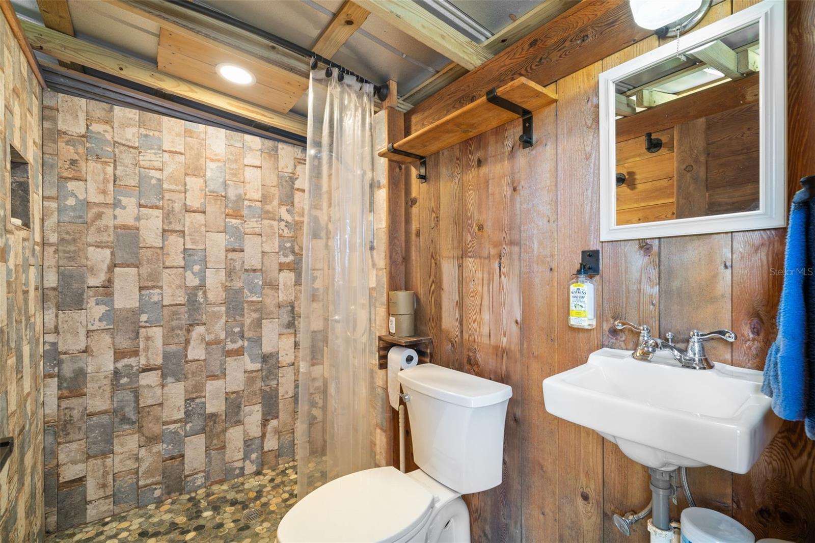 Image 52 of 59 For 1035 Robson Street