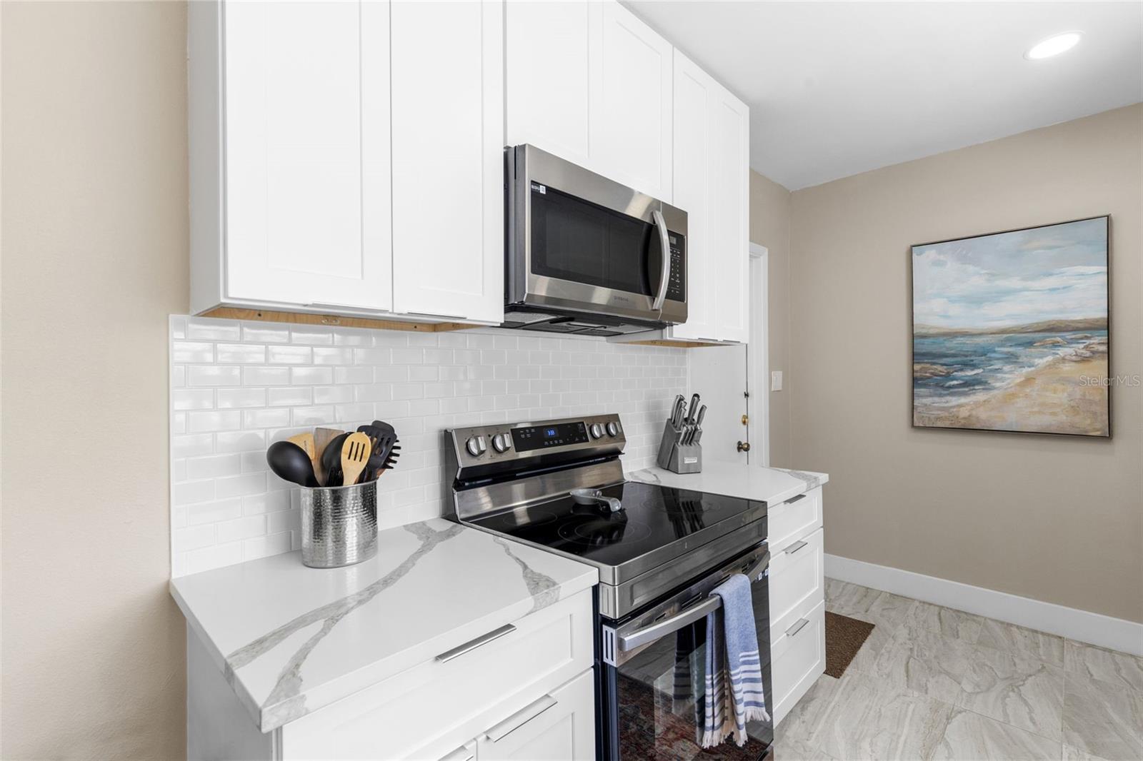 Image 16 of 85 For 270 Skiff Point A1