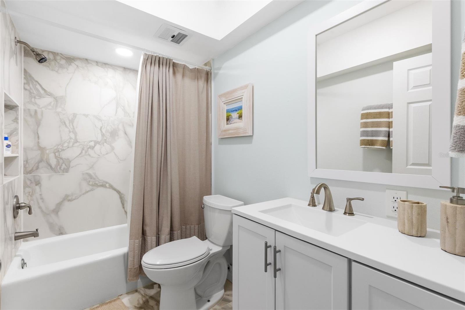 Image 36 of 85 For 270 Skiff Point A1