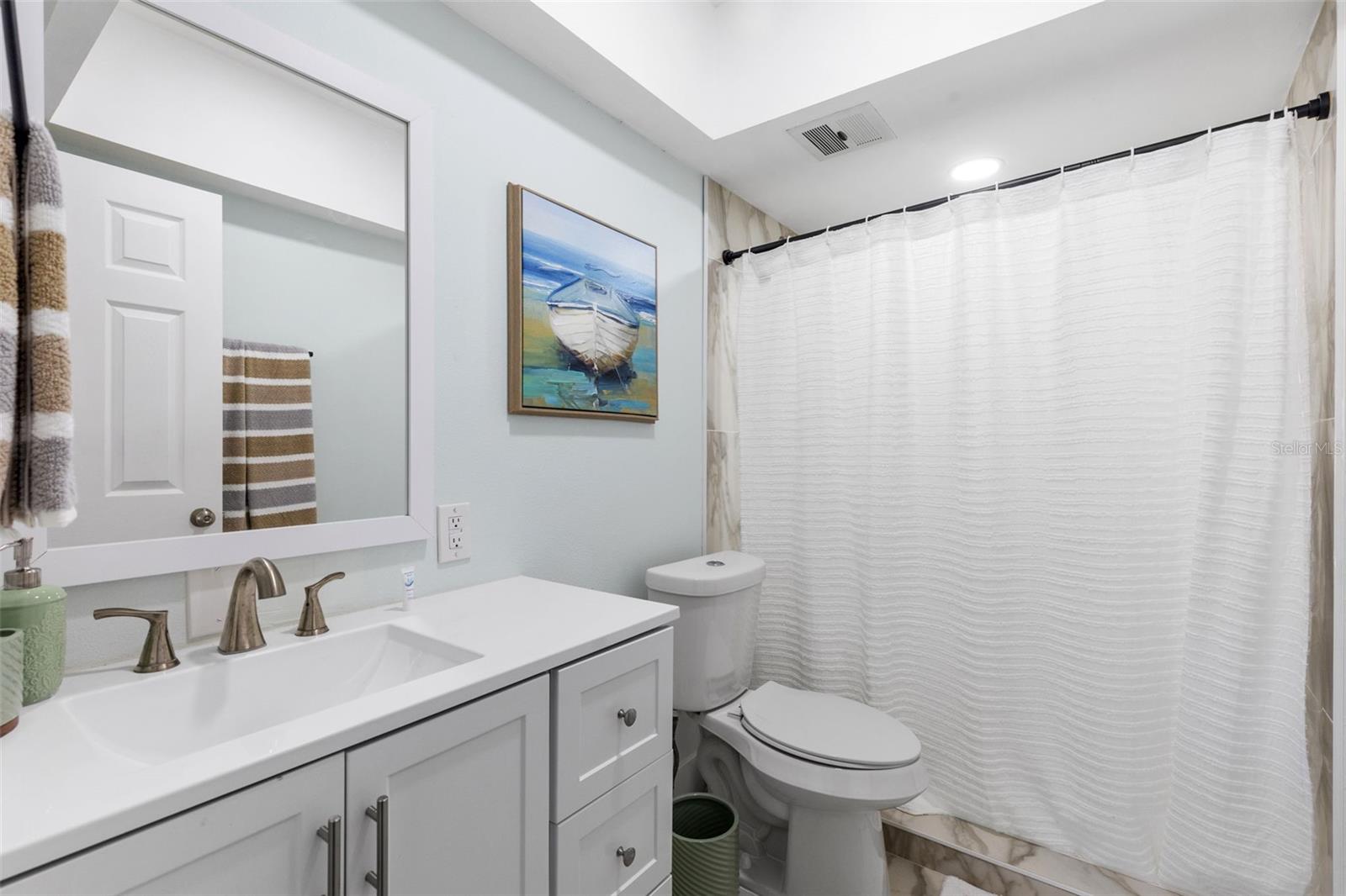 Image 38 of 85 For 270 Skiff Point A1