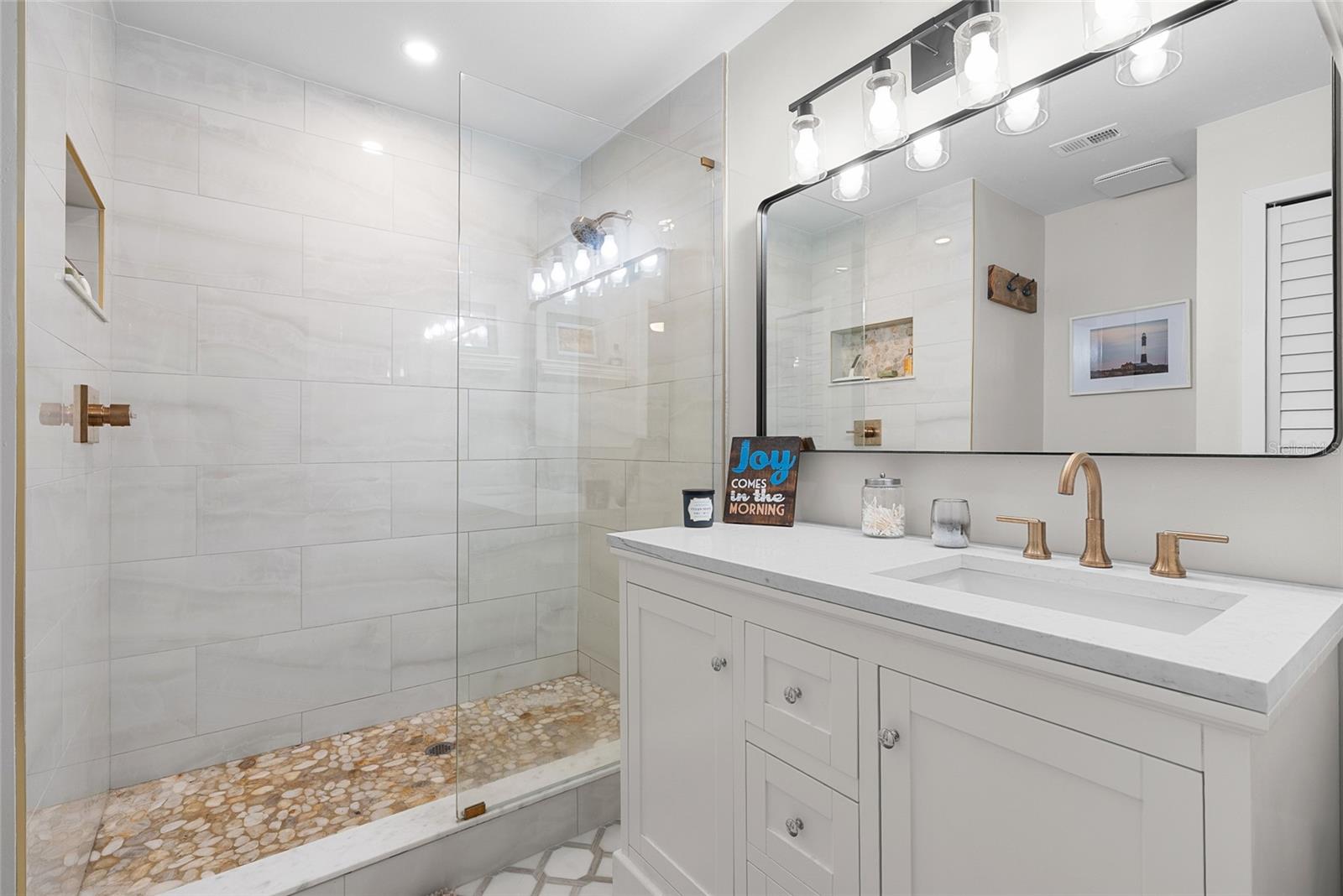 Image 18 of 33 For 2468 Gulfbreeze Circle