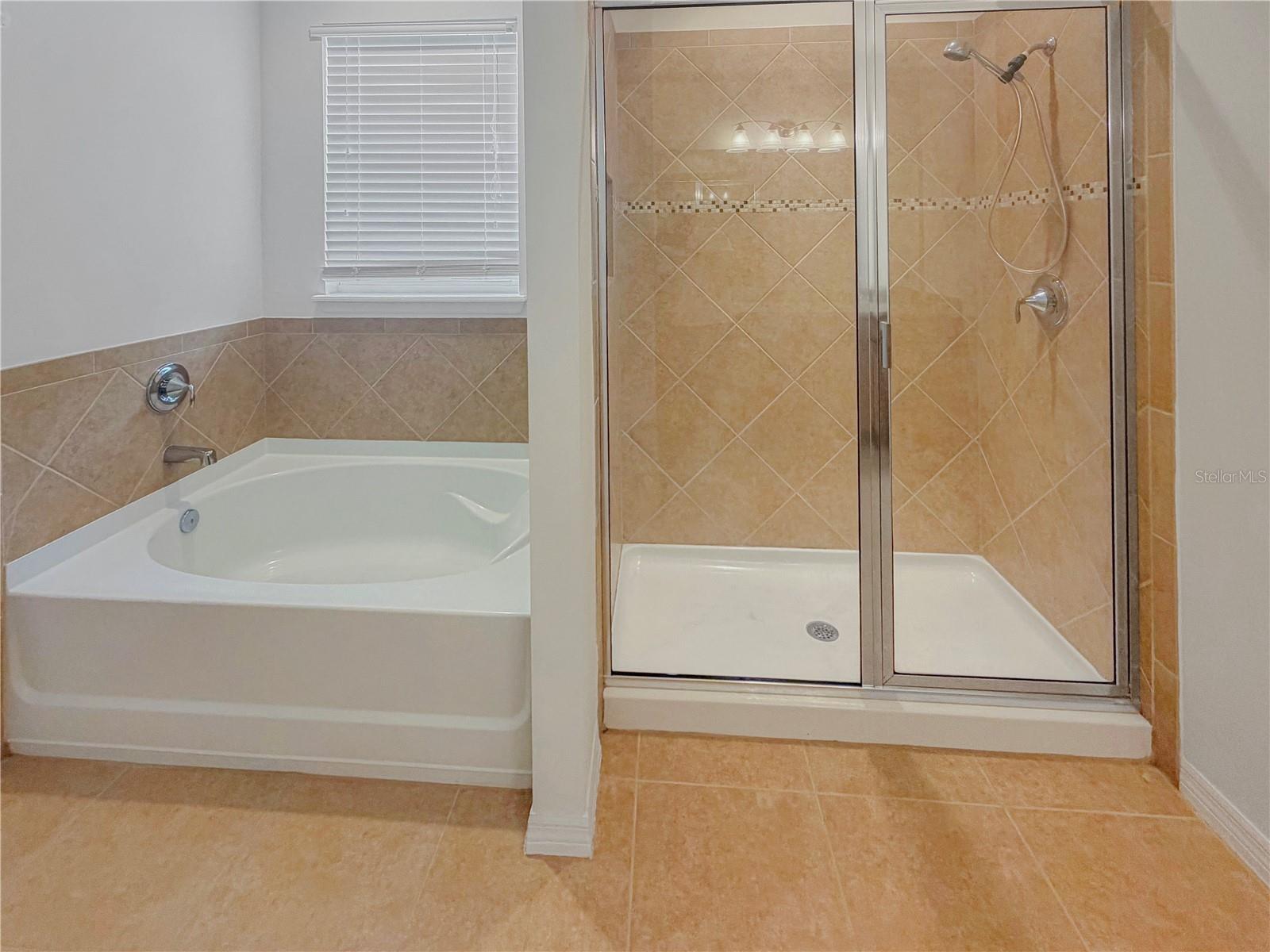 Image 10 of 29 For 12425 Fairlawn Drive