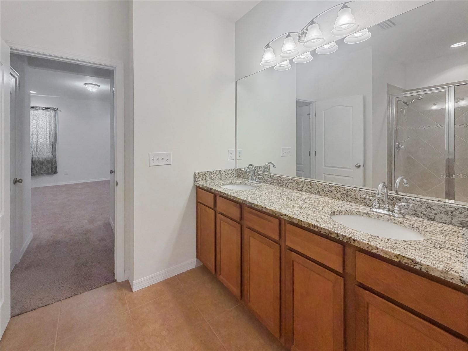 Image 11 of 29 For 12425 Fairlawn Drive