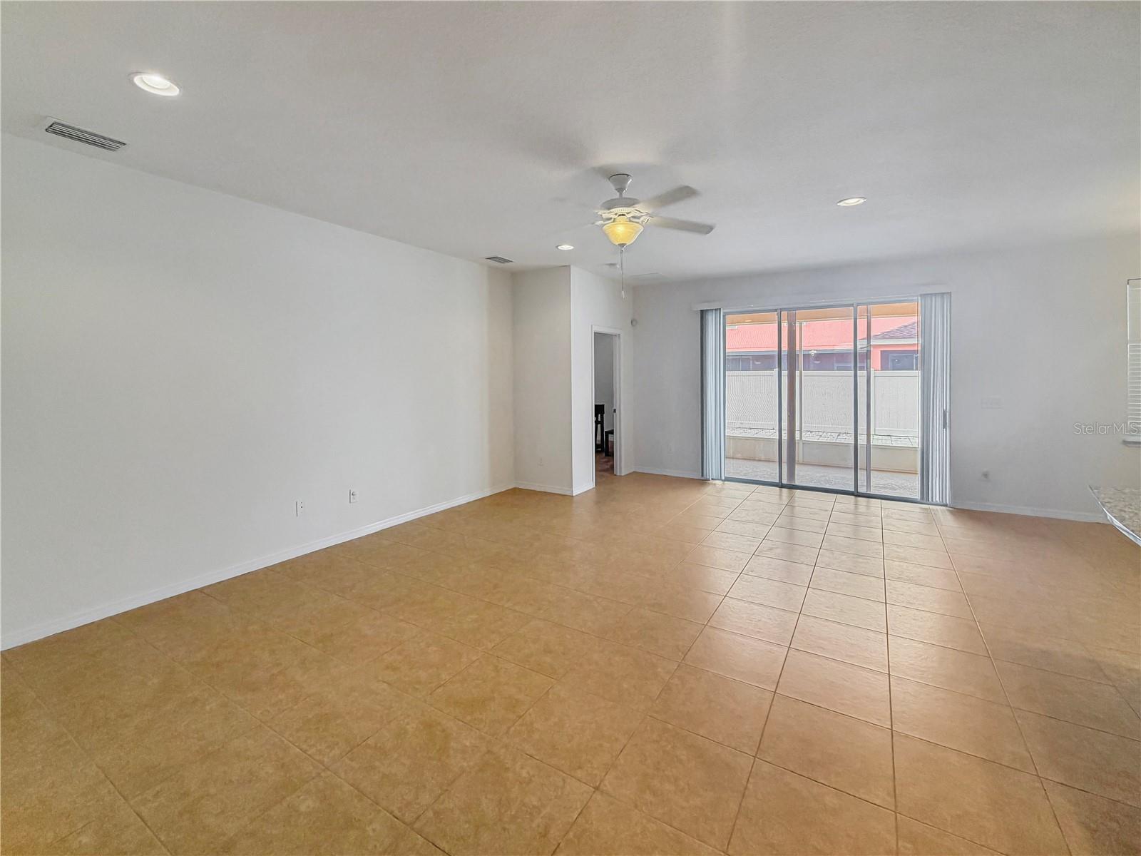 Image 13 of 29 For 12425 Fairlawn Drive