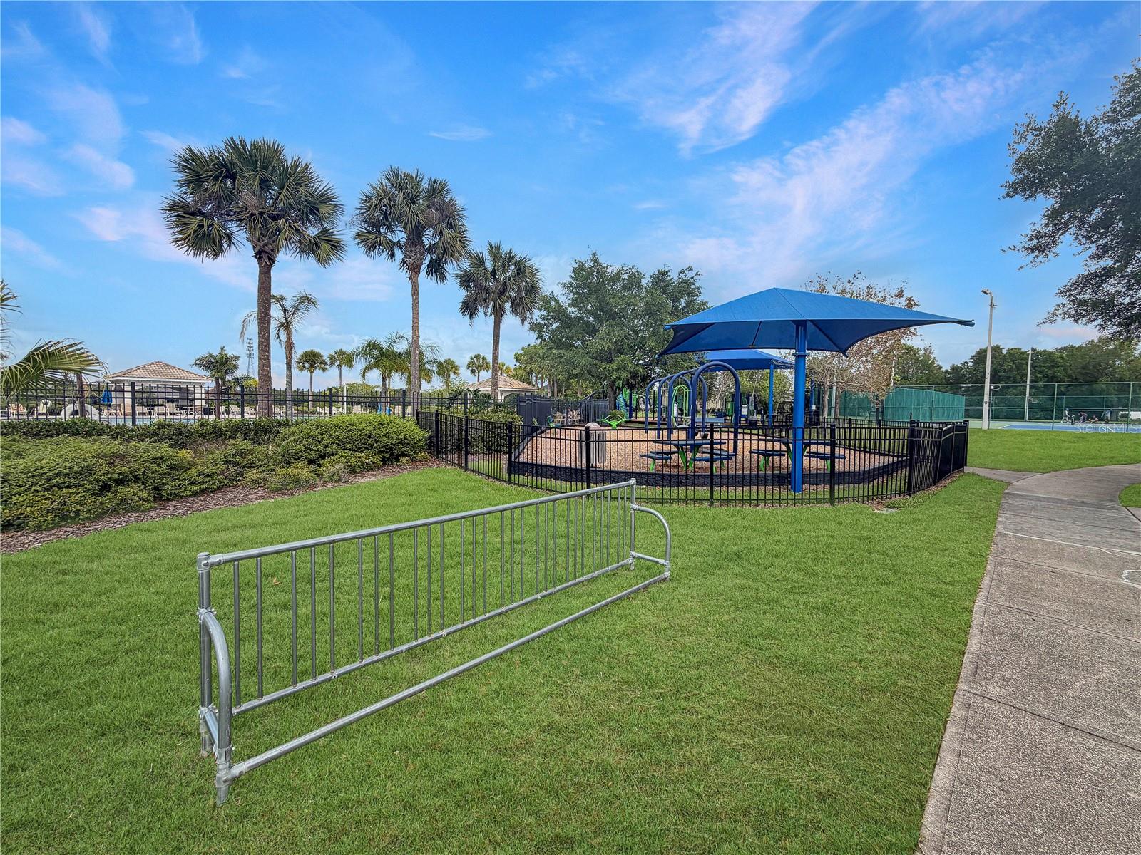 Image 26 of 29 For 12425 Fairlawn Drive