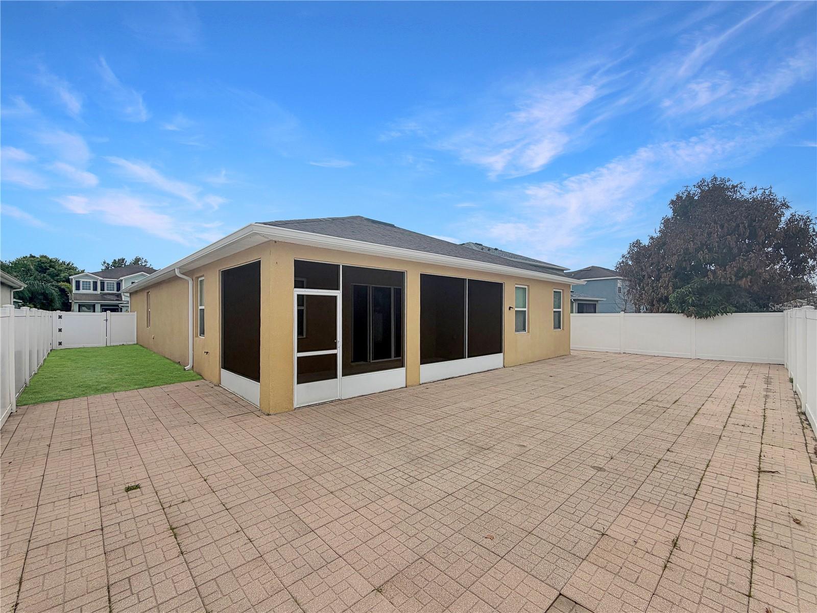 Image 4 of 29 For 12425 Fairlawn Drive