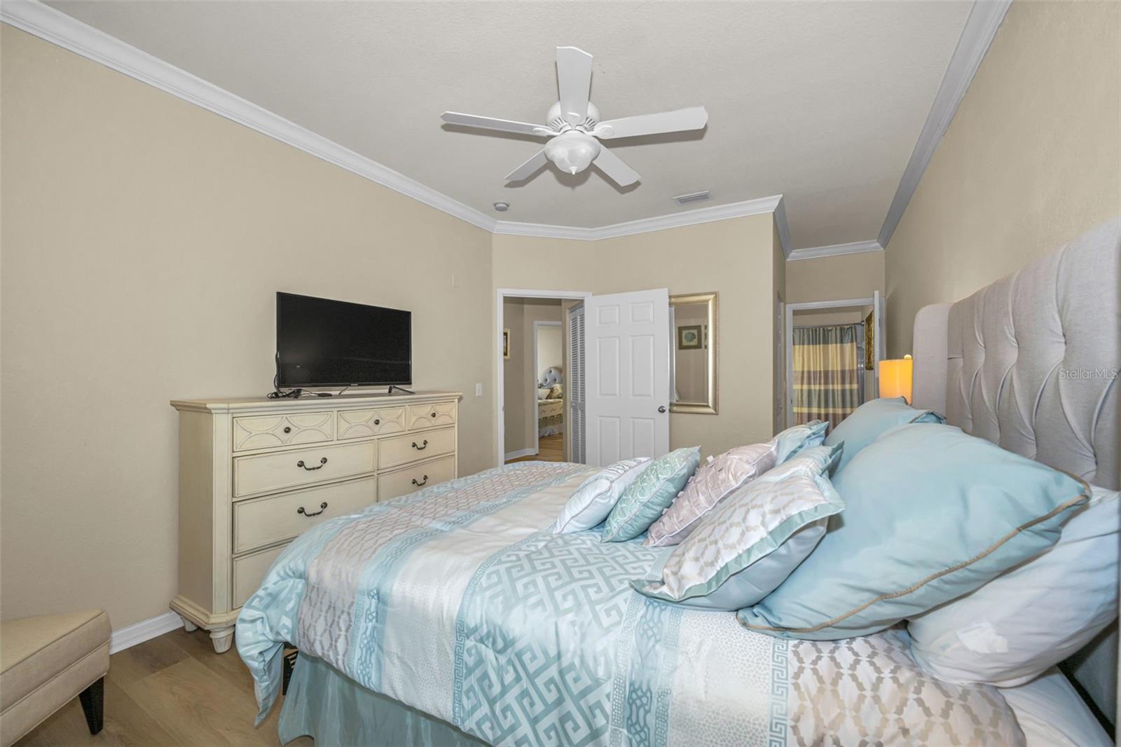 Image 20 of 54 For 2141 Portofino Place 28-281