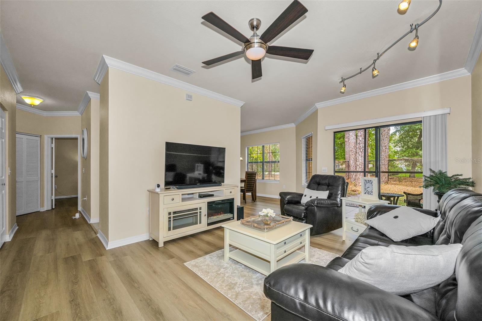 Image 8 of 54 For 2141 Portofino Place 28-281