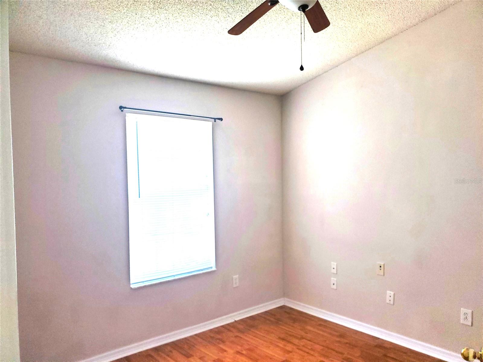 Listing photo id 8 for 1411 Sedgwick Drive