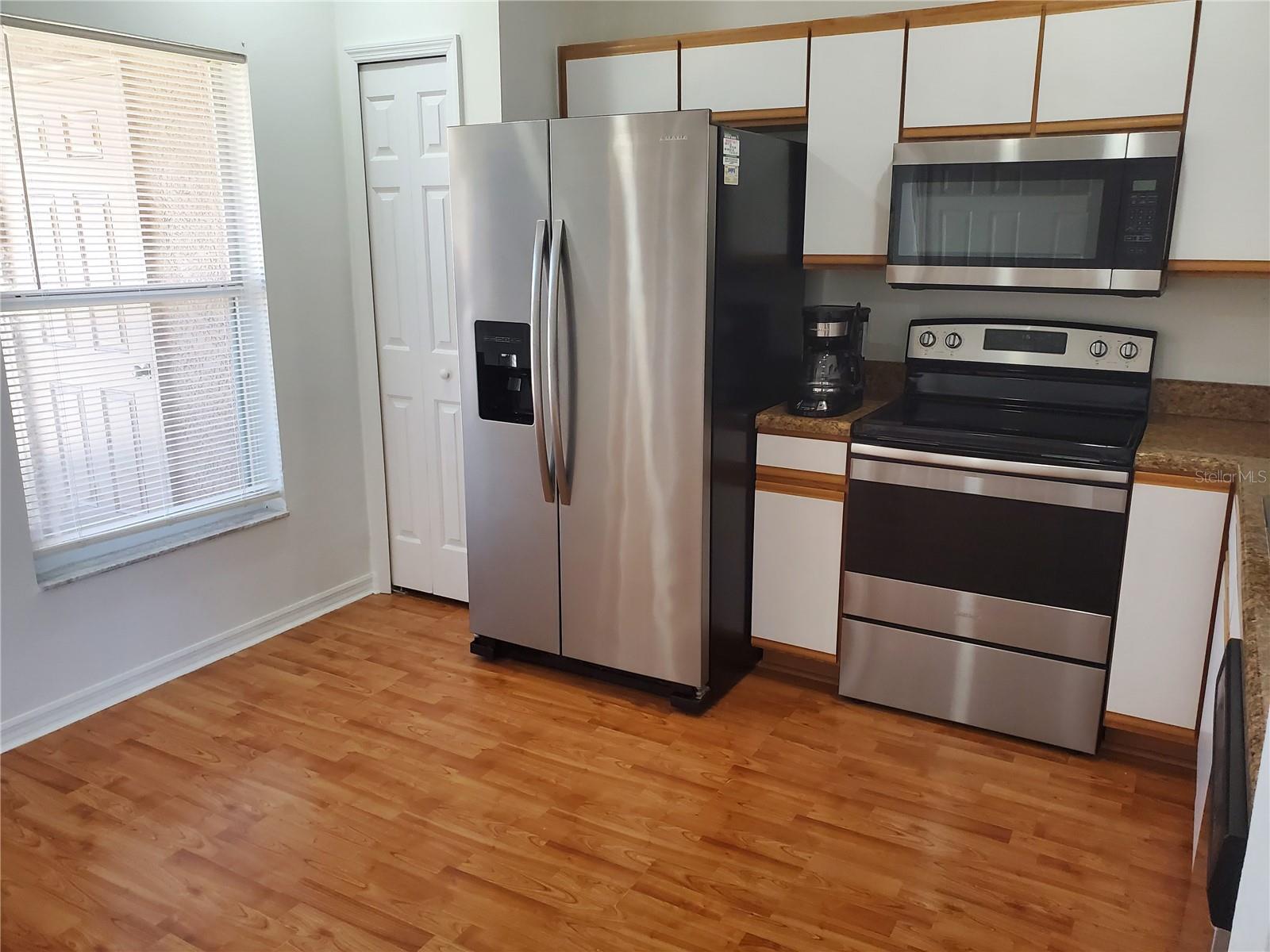 Listing photo id 1 for 1411 Sedgwick Drive