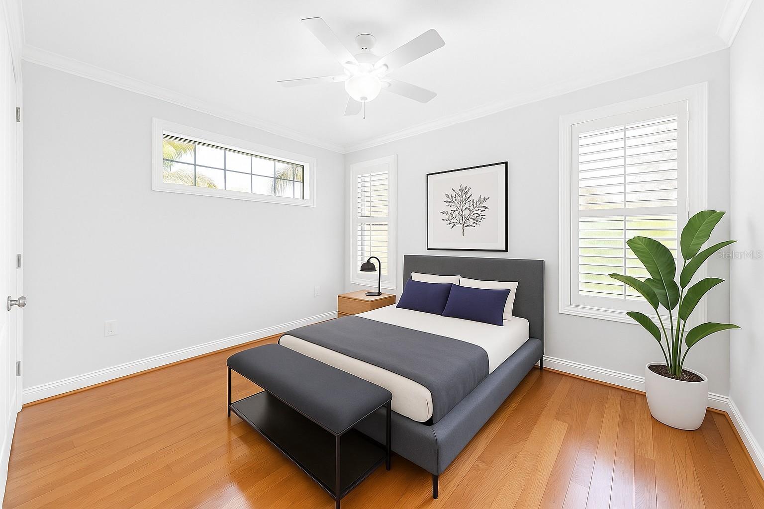 Image 11 of 17 For 926 Cordova Boulevard Ne