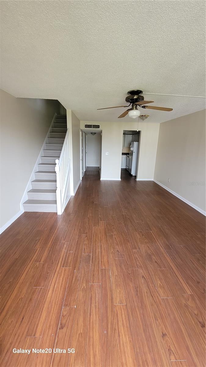 Image 6 of 12 For 122 Kings Avenue 202