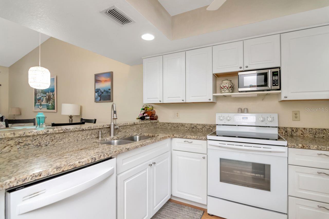 Image 16 of 40 For 11511 113th Street 13f