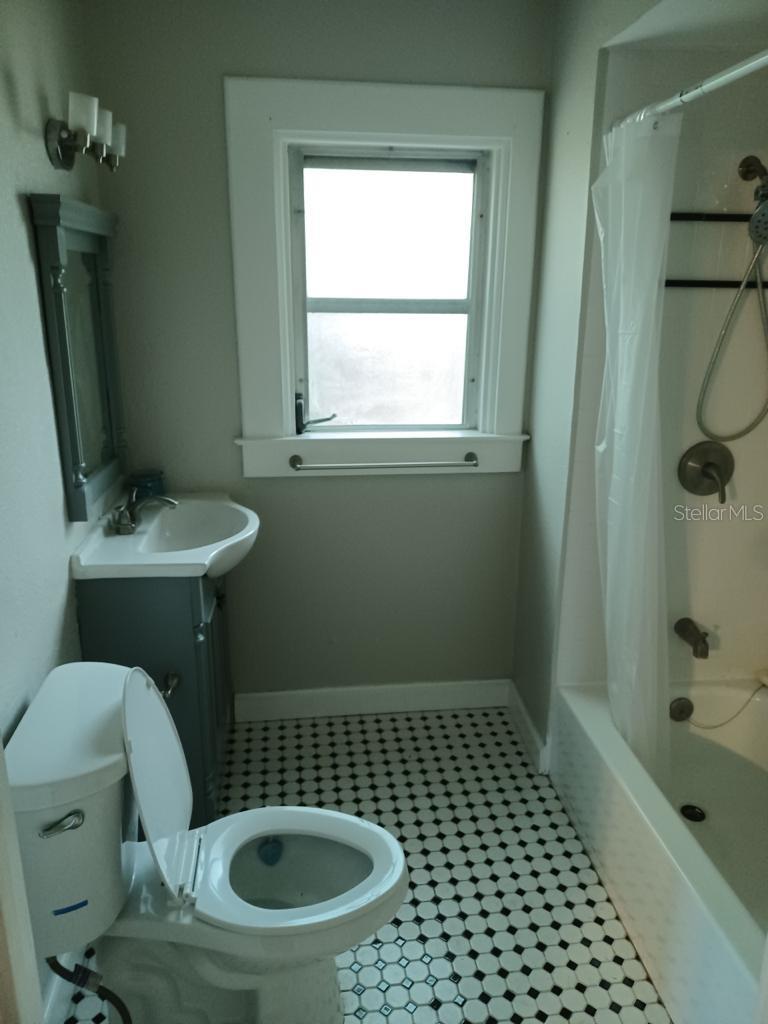 Image 5 of 9 For 1290 Idlewild Drive