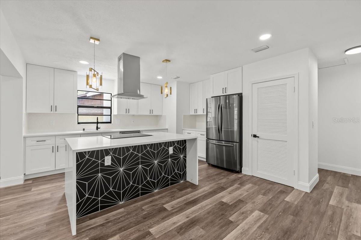 Image 12 of 51 For 11218 Creekview Drive